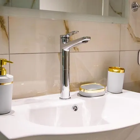 Punta Mare Homes Apartamento Kárpatos